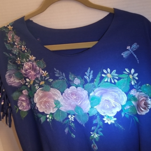 Painted tee with roses and hand cut fringe with metallic beads, painted Tee Art - Picture 5 of 5